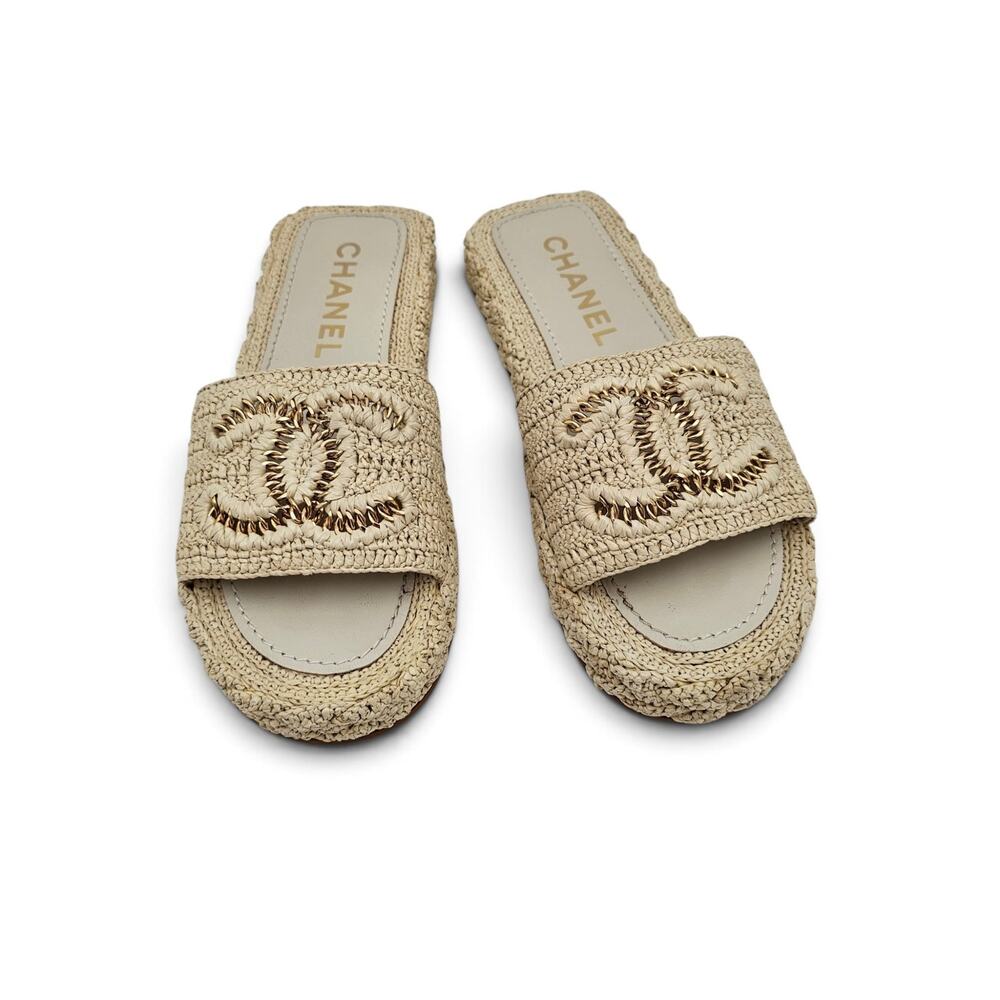 Chanel CC Chain Logo Raffia Flat Slide Sandal Mule Light Beige Size 39 8 8.5